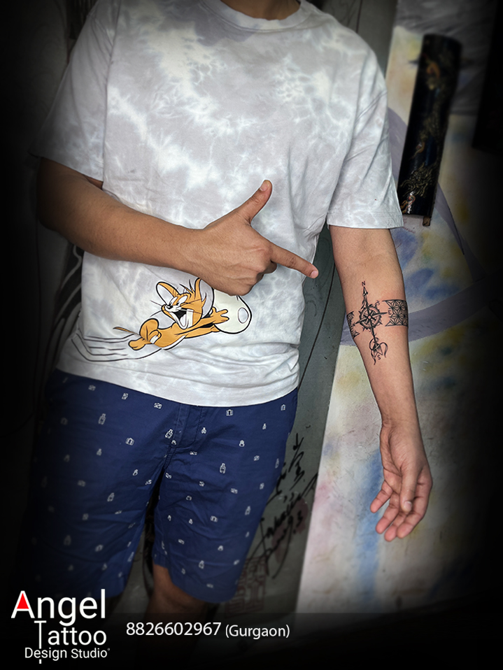 Compass Armband Tattoo 6