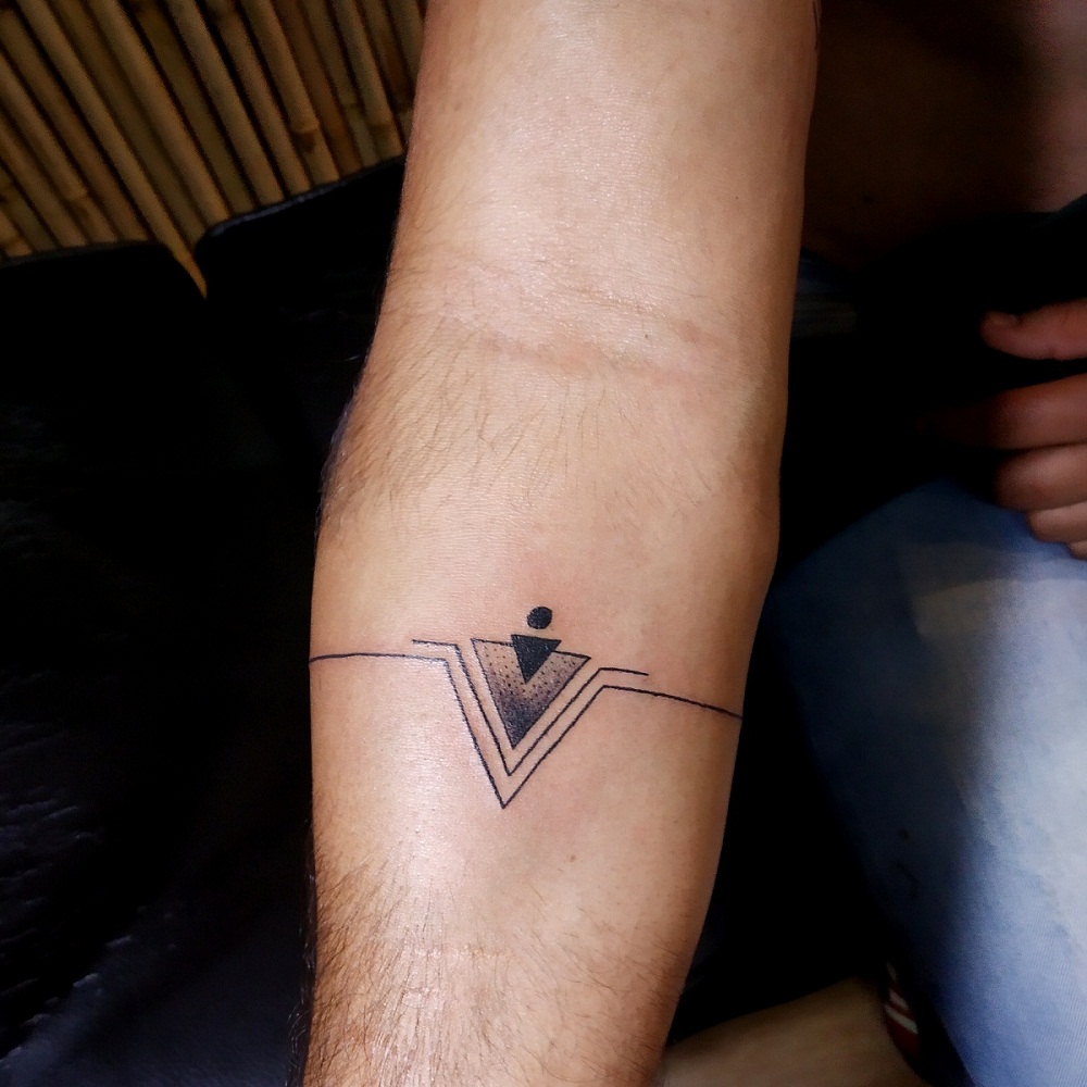 armband tattoo, geometric tattoo, simple armband tattoo